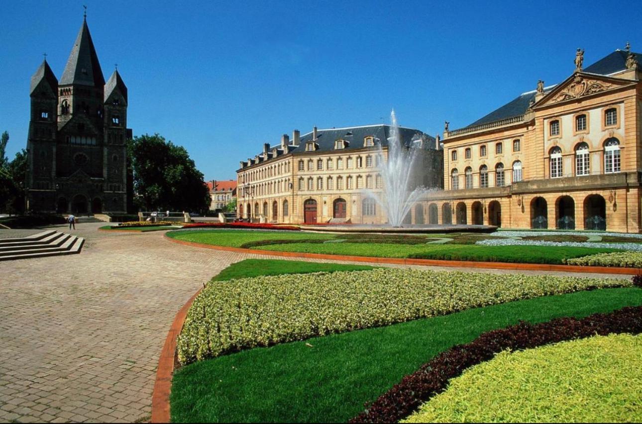 Serenity Bed Palace 2 Metz Gare Exteriör bild
